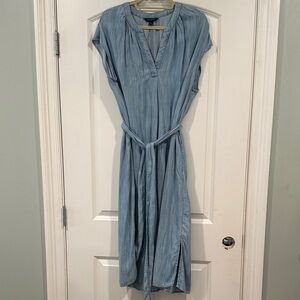 Banana Republic Denim Blue Midi Dress - Large